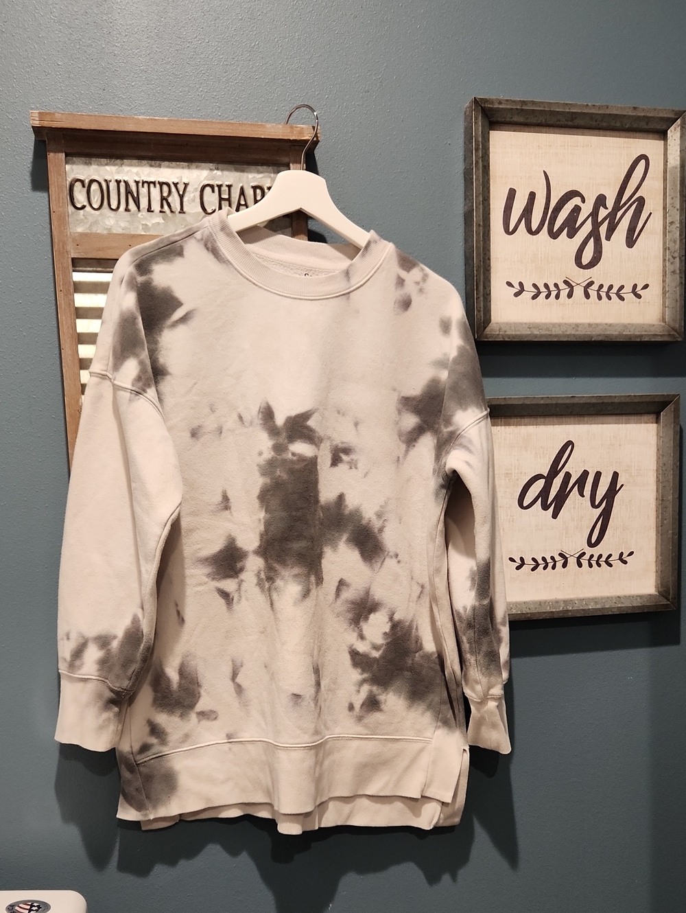 SO Women's Tie-Dye Crewneck Sweatshirt - Gray & Cream